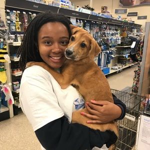 Meet your Posher, Nia